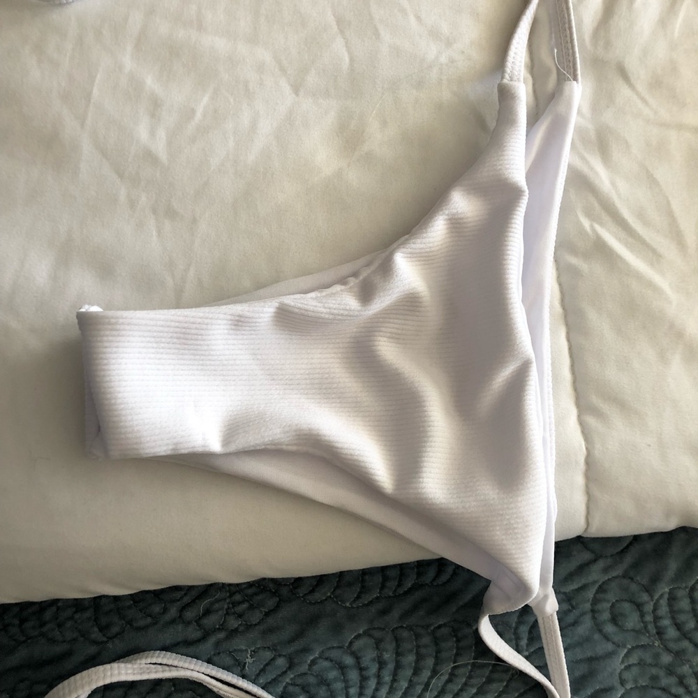 Thong bikini bottoms